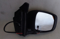 pravé chromované zpětné zrcátko